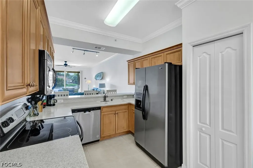 8270 Pathfinder Loop Fort Myers FL 33919