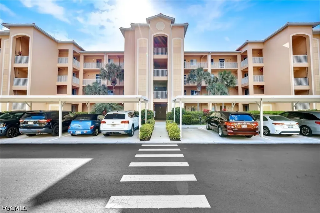 8270 Pathfinder Loop Fort Myers FL 33919