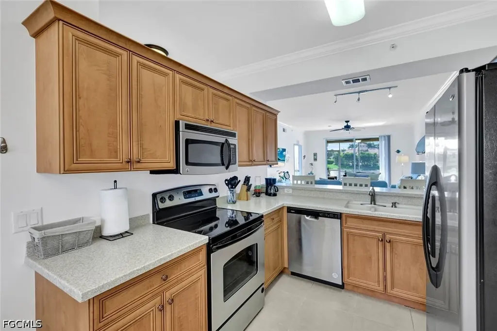 8270 Pathfinder Loop Fort Myers FL 33919