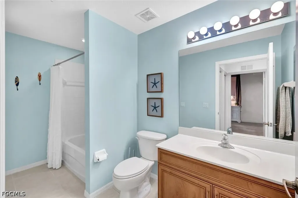 8270 Pathfinder Loop Fort Myers FL 33919