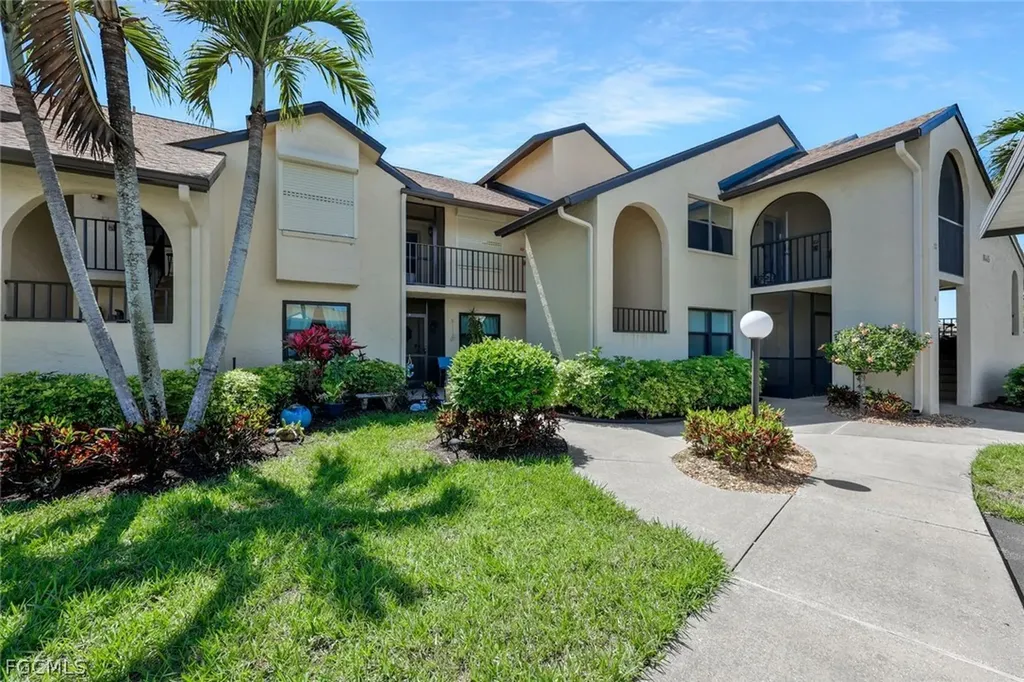 8445 Charter Club Circle Fort Myers FL 33919
