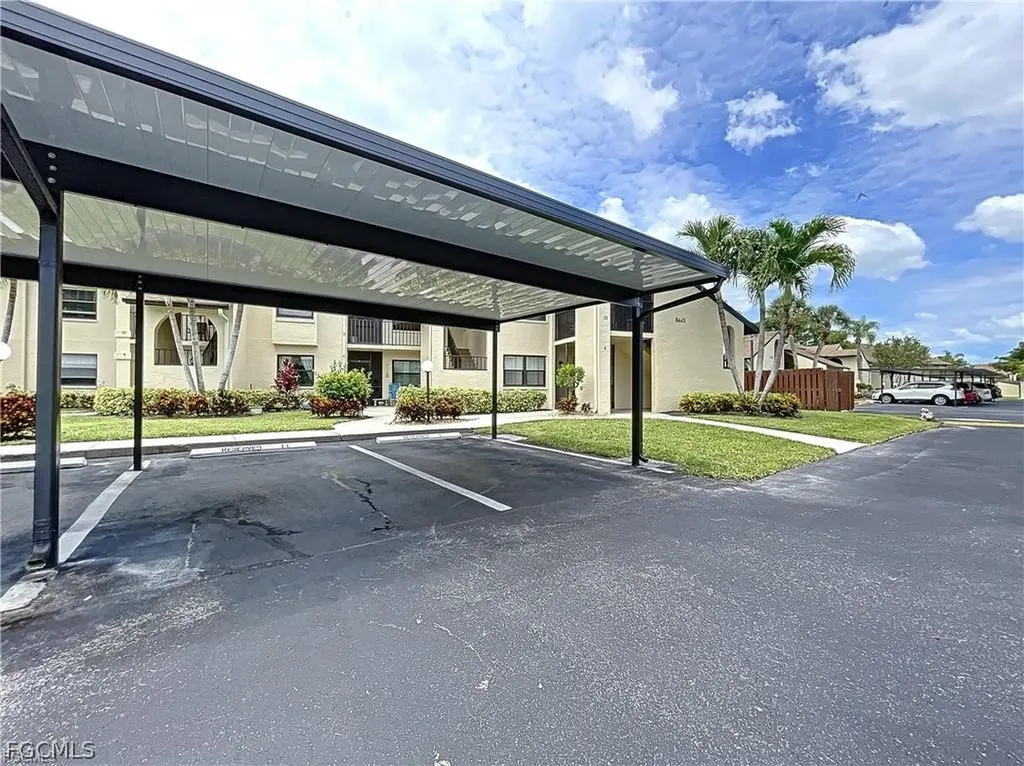 8445 Charter Club Circle Fort Myers FL 33919