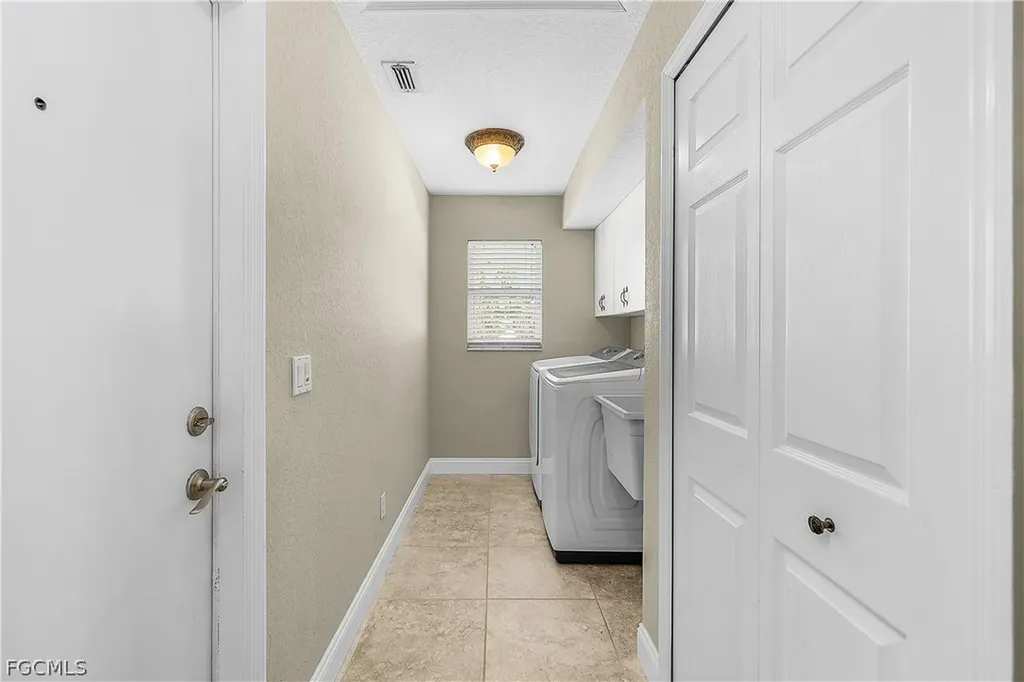 619 SE 30th Street Cape Coral FL 33904