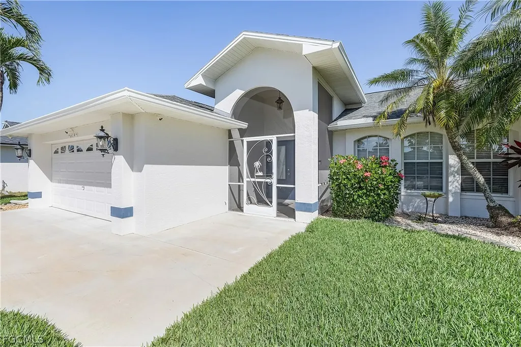 619 SE 30th Street Cape Coral FL 33904