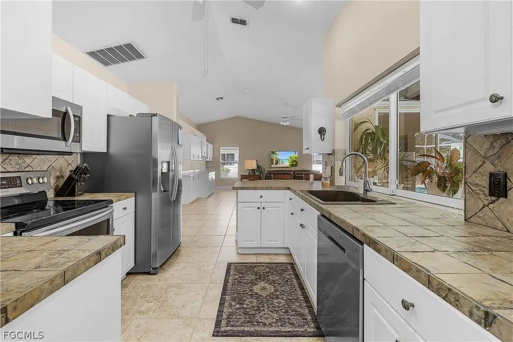 619 SE 30th Street Cape Coral FL 33904