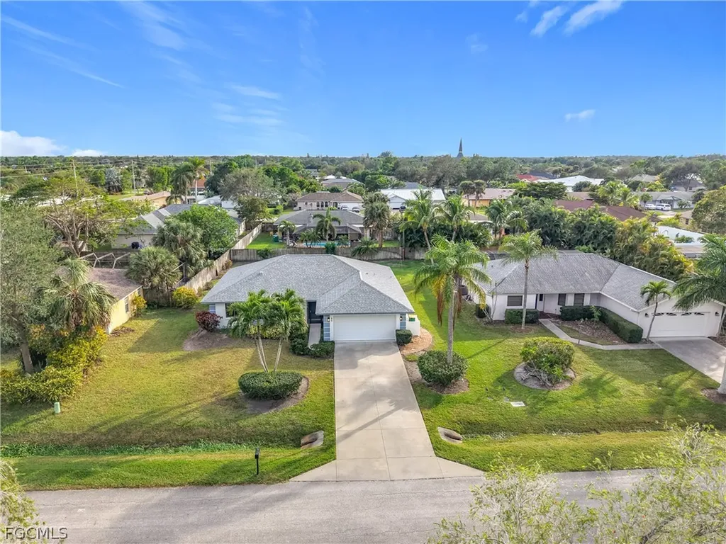 88 Erie Drive Naples FL 34110