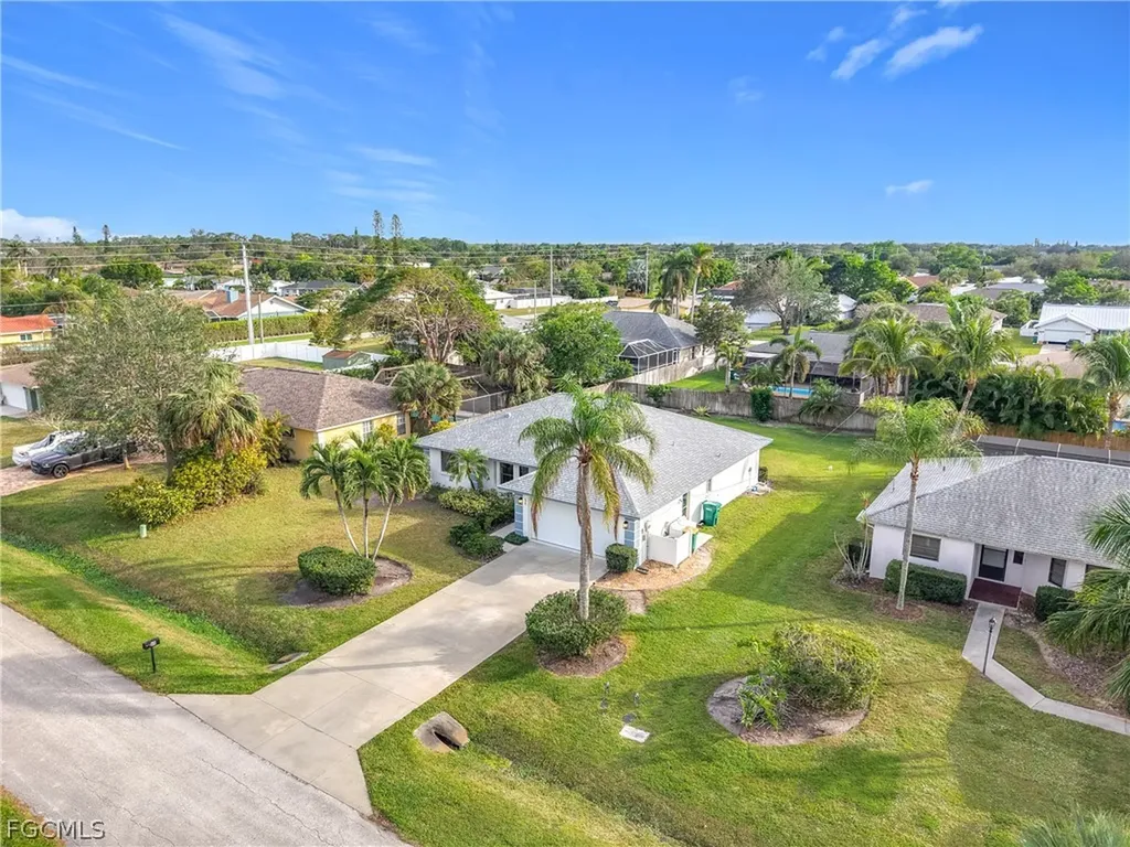 88 Erie Drive Naples FL 34110