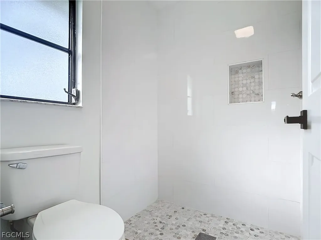 88 Erie Drive Naples FL 34110