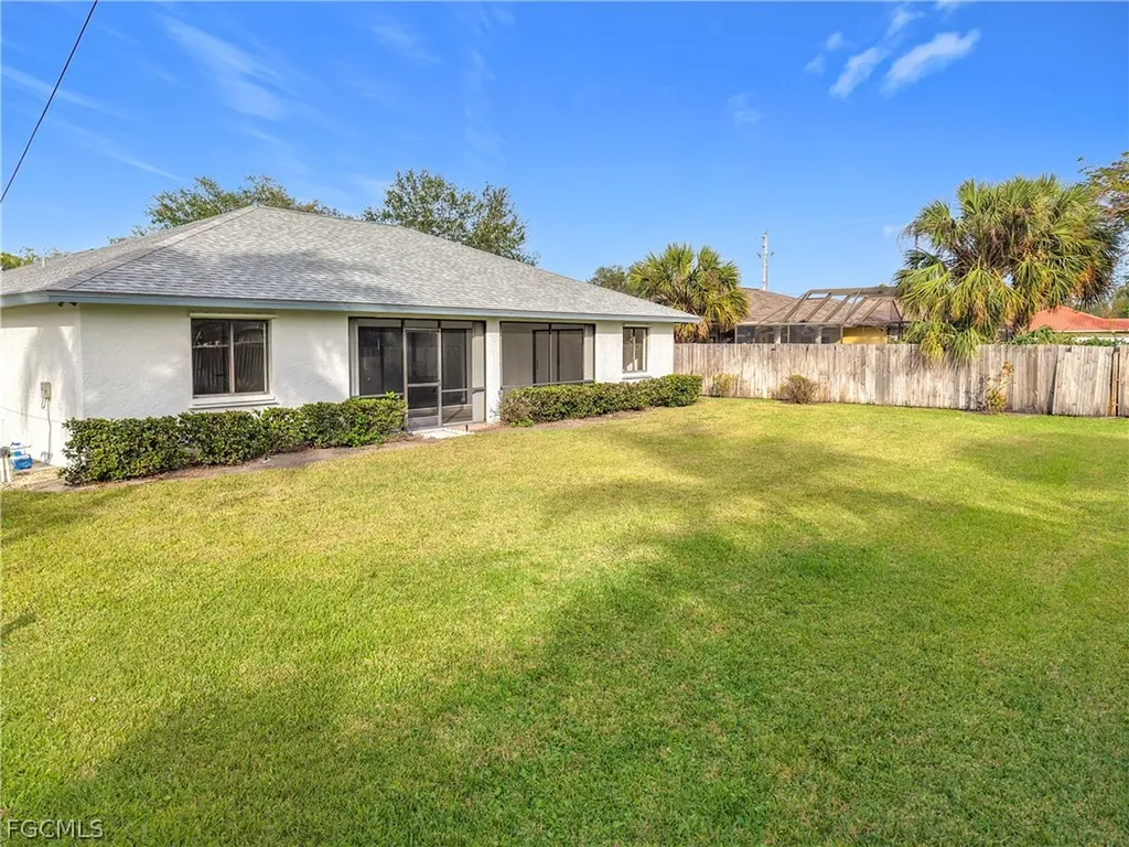 88 Erie Drive Naples FL 34110