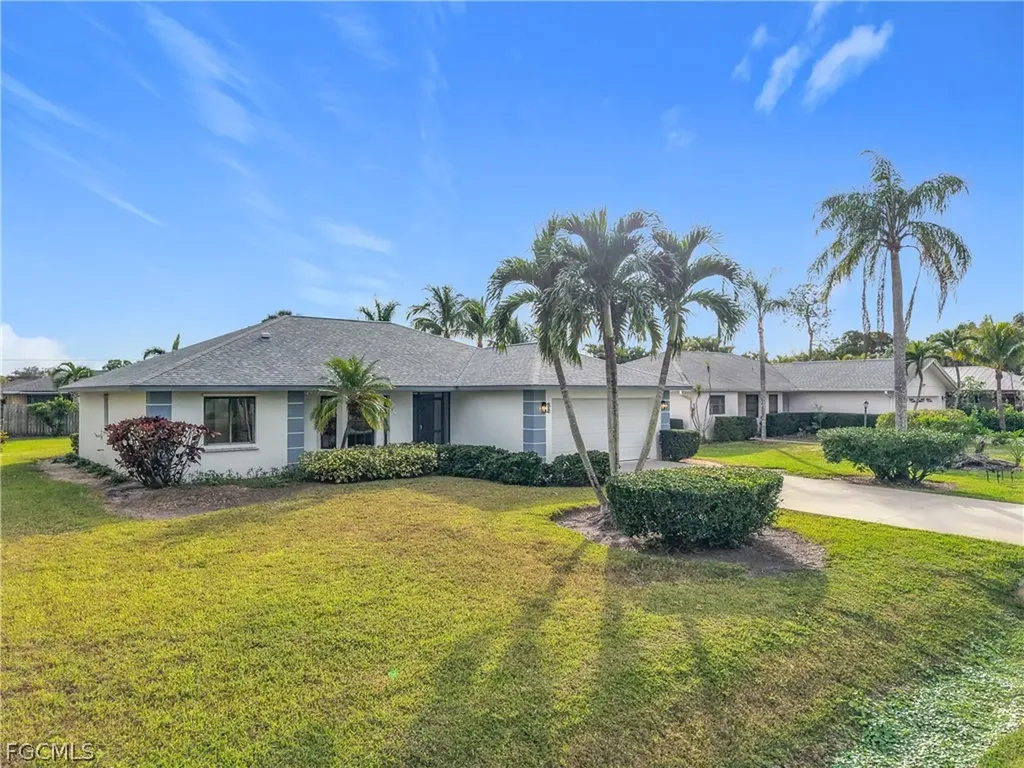 88 Erie Drive Naples FL 34110