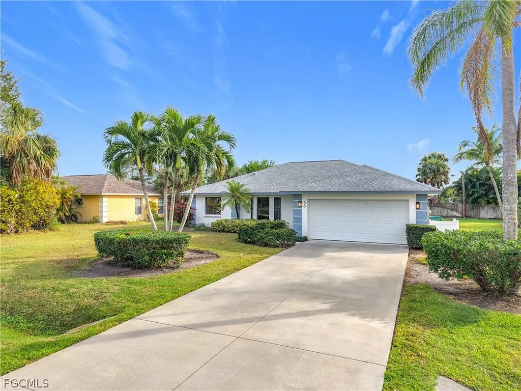 88 Erie Drive Naples FL 34110