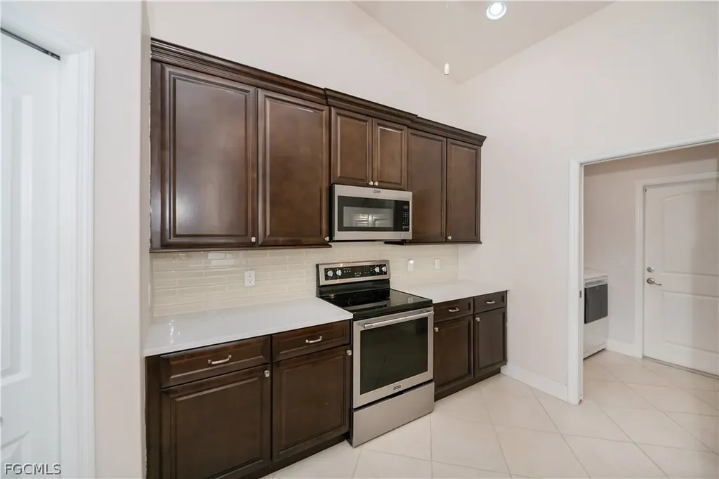 4607 SW 14th Avenue Cape Coral FL 33914