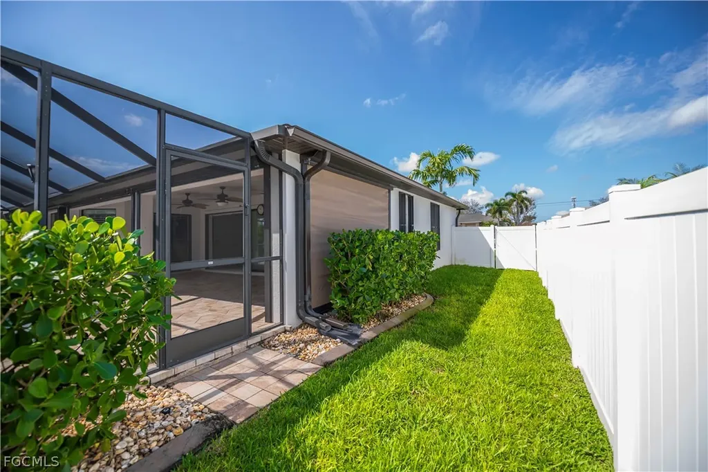 4607 SW 14th Avenue Cape Coral FL 33914