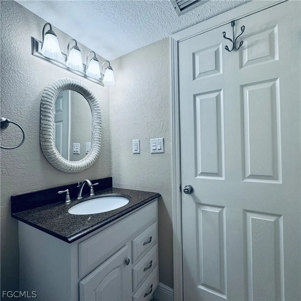 2264 Winkler Avenue Fort Myers FL 33901