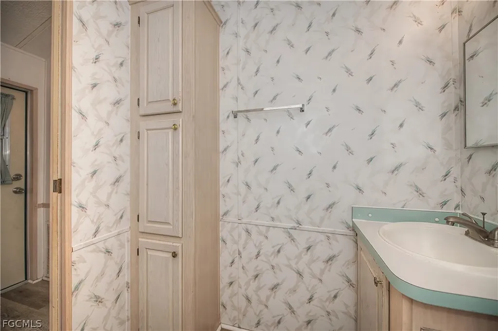 51 La Fonda Lane North Fort Myers FL 33903