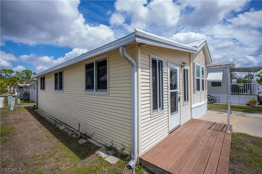 51 La Fonda Lane North Fort Myers FL 33903