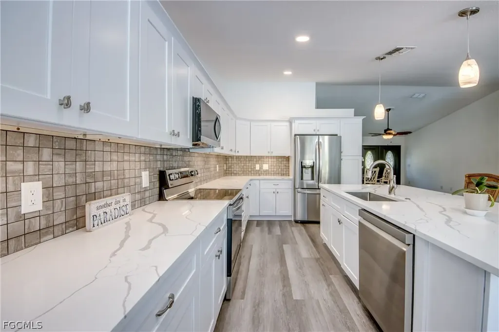121 SE 17th Street Cape Coral FL 33990