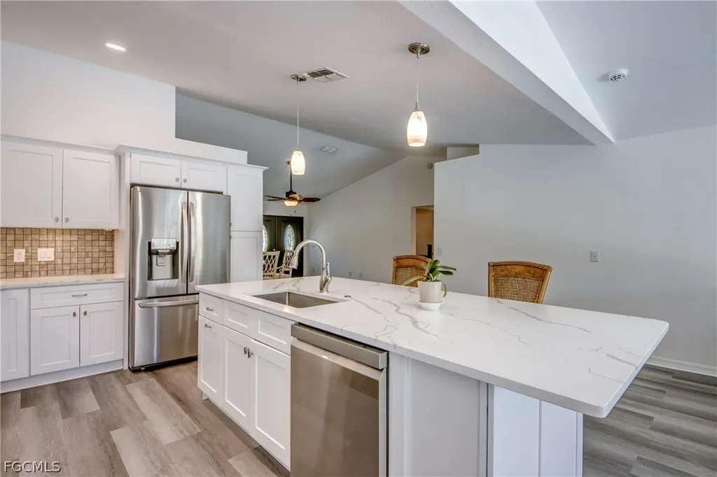121 SE 17th Street Cape Coral FL 33990