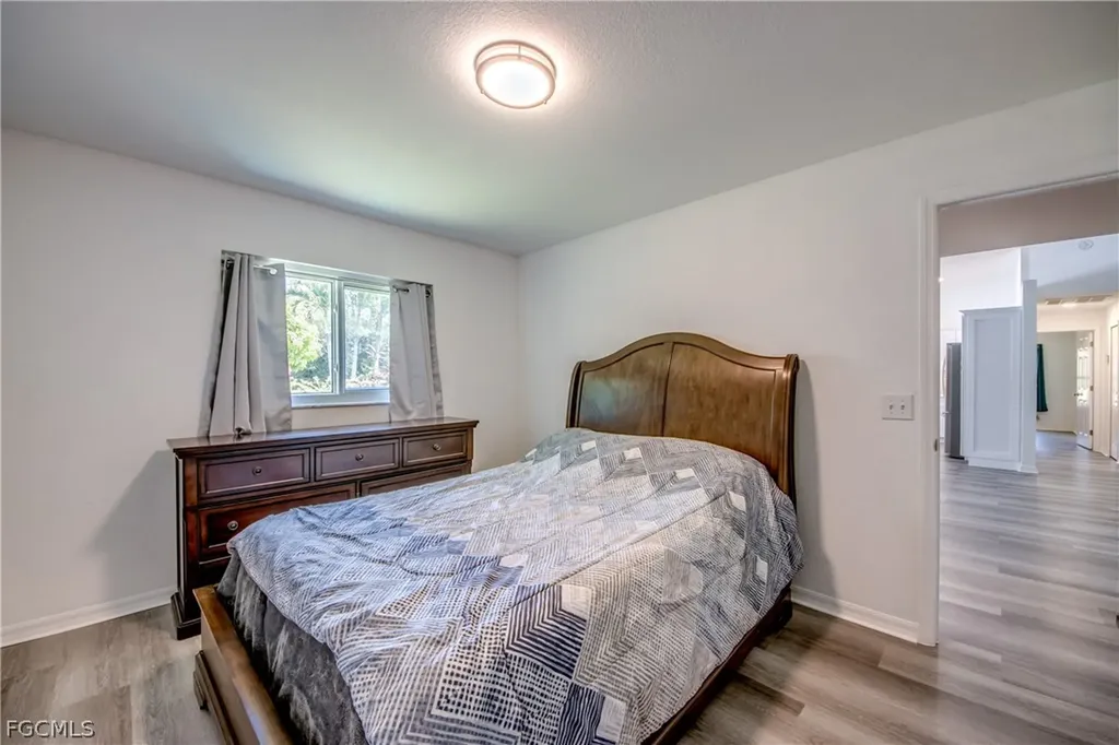 121 SE 17th Street Cape Coral FL 33990