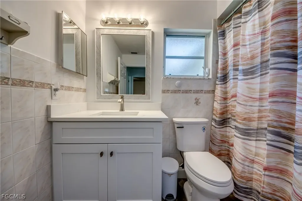 121 SE 17th Street Cape Coral FL 33990