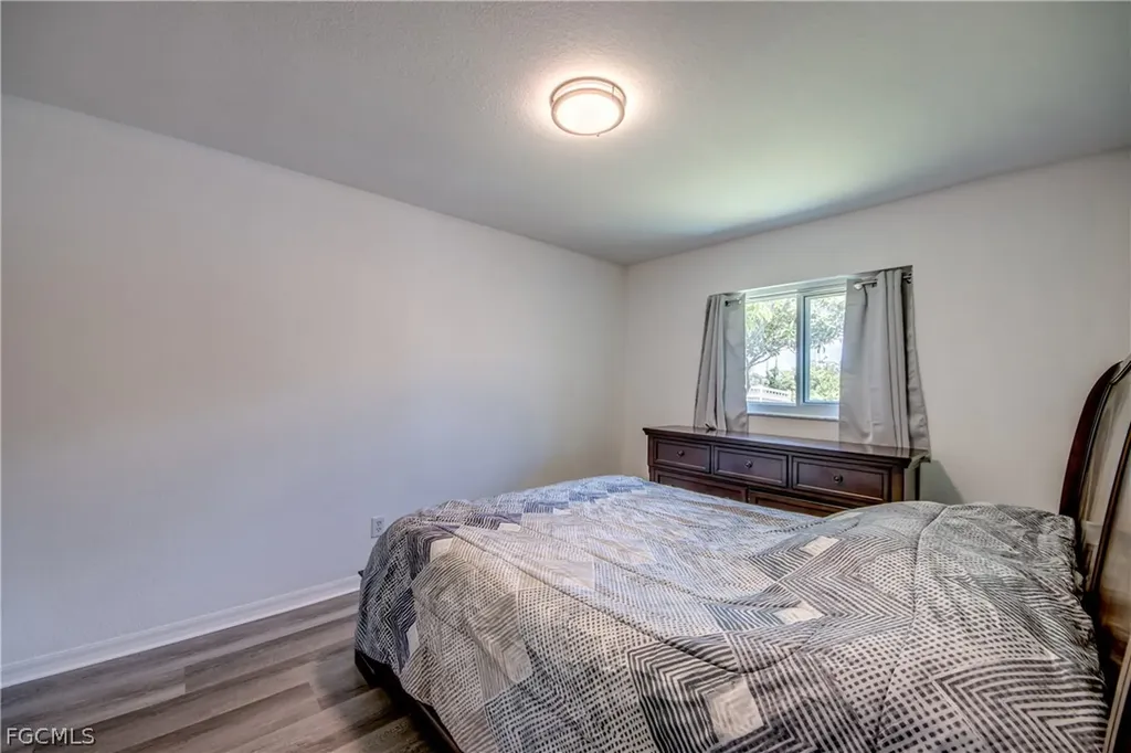 121 SE 17th Street Cape Coral FL 33990