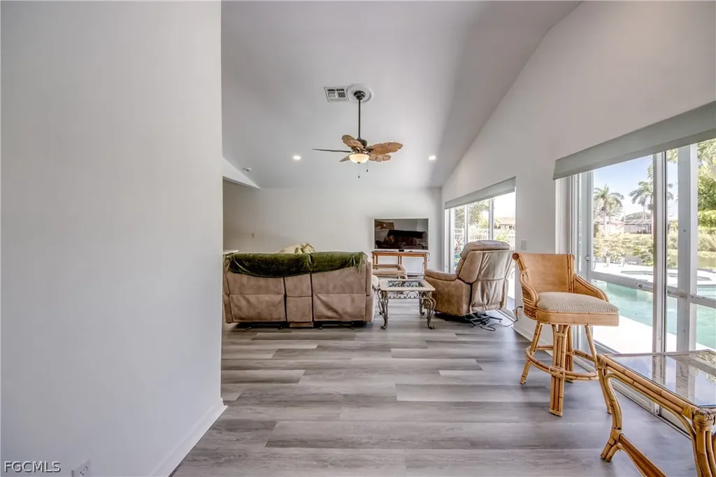 121 SE 17th Street Cape Coral FL 33990