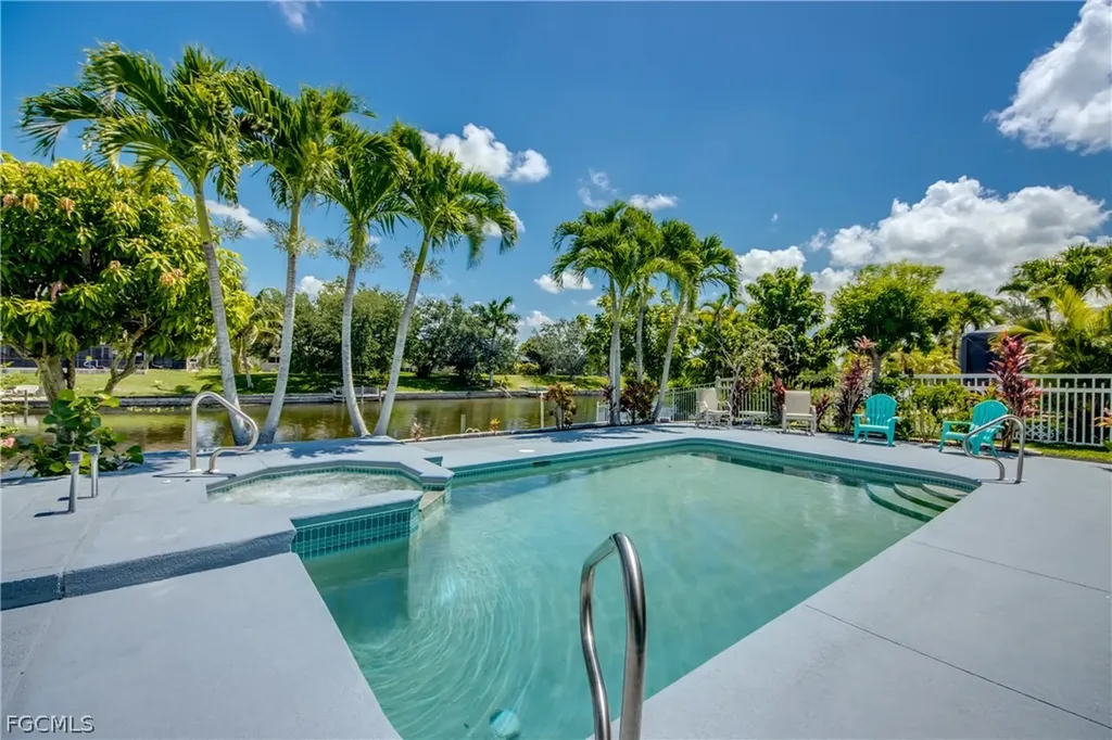121 SE 17th Street Cape Coral FL 33990