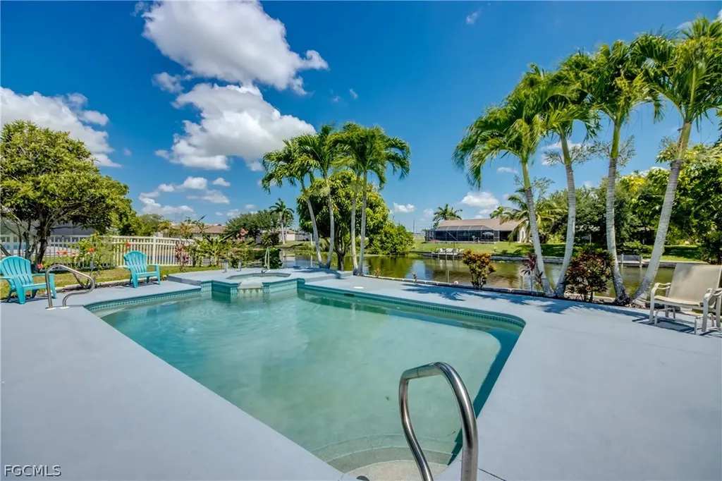 121 SE 17th Street Cape Coral FL 33990