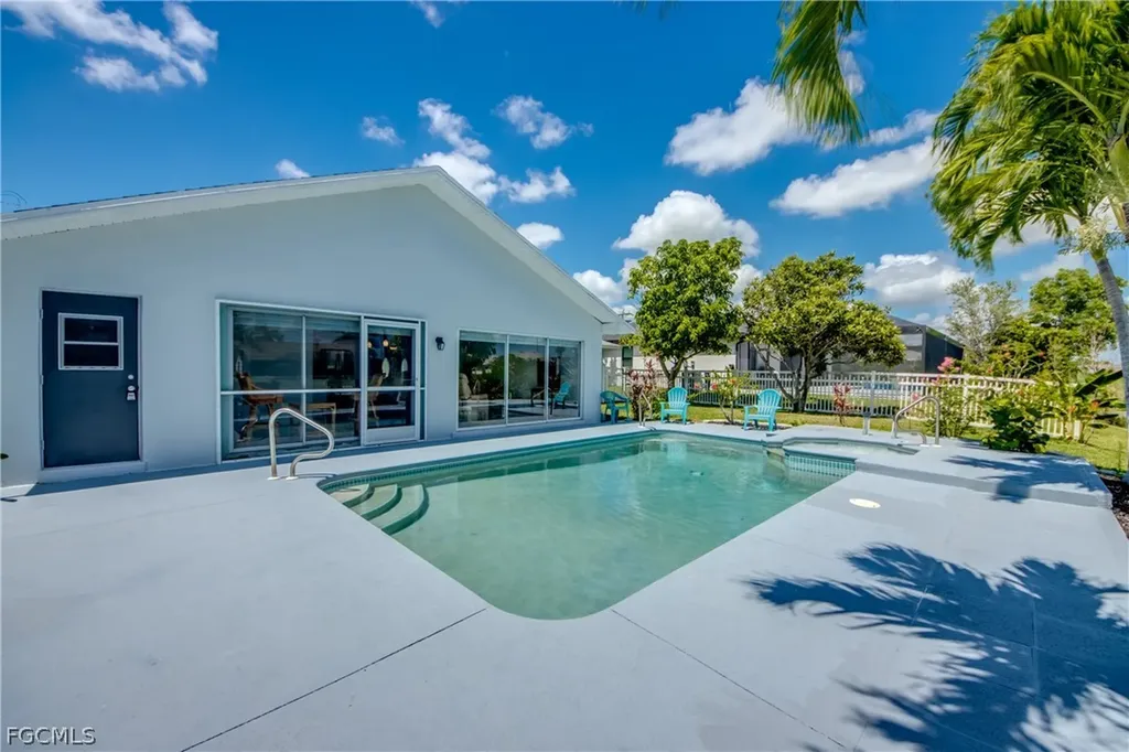 121 SE 17th Street Cape Coral FL 33990