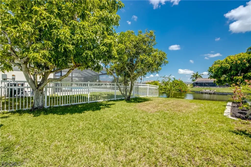 121 SE 17th Street Cape Coral FL 33990