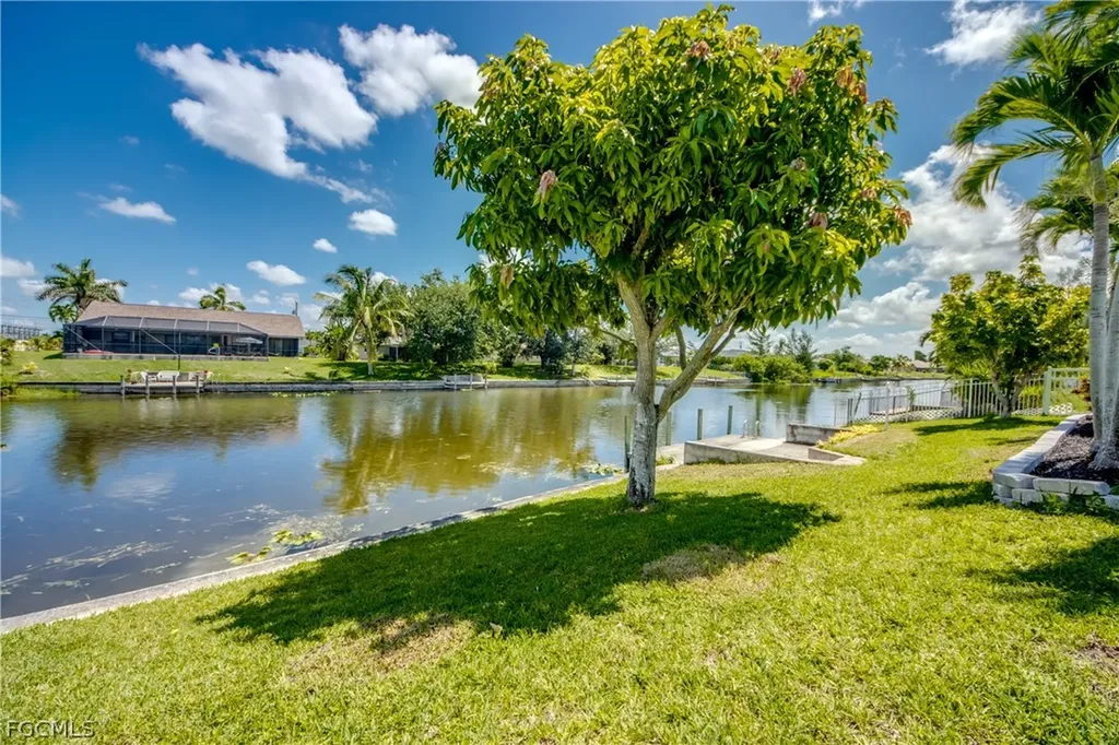 121 SE 17th Street Cape Coral FL 33990