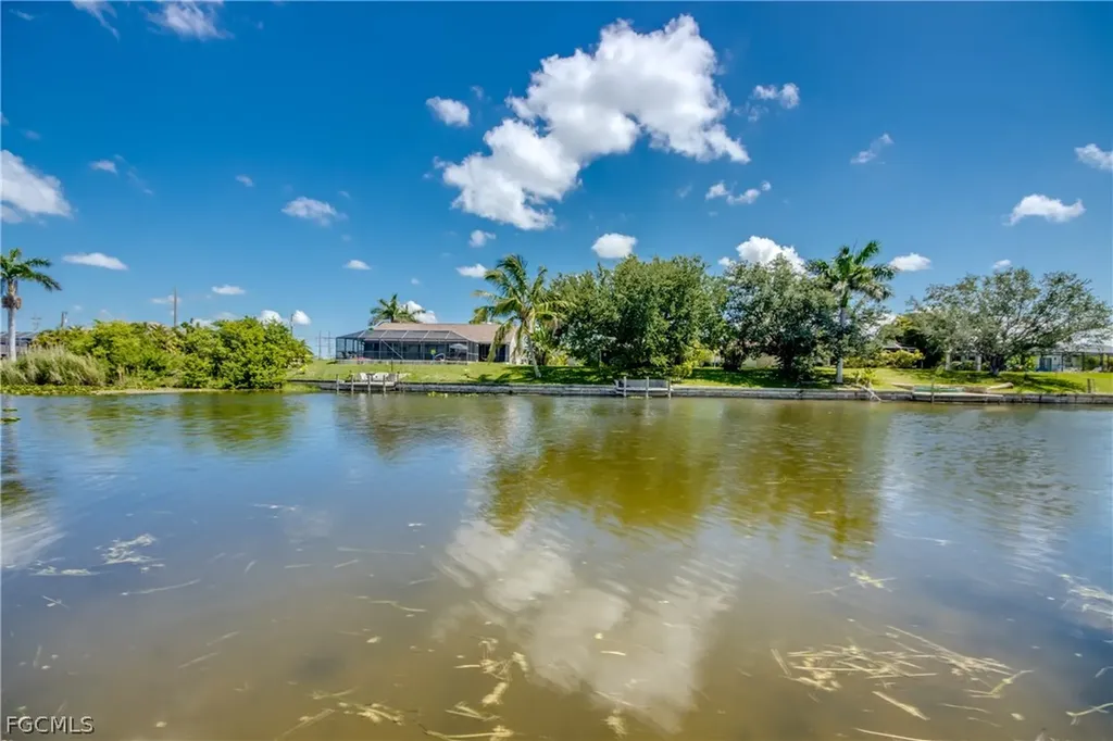 121 SE 17th Street Cape Coral FL 33990