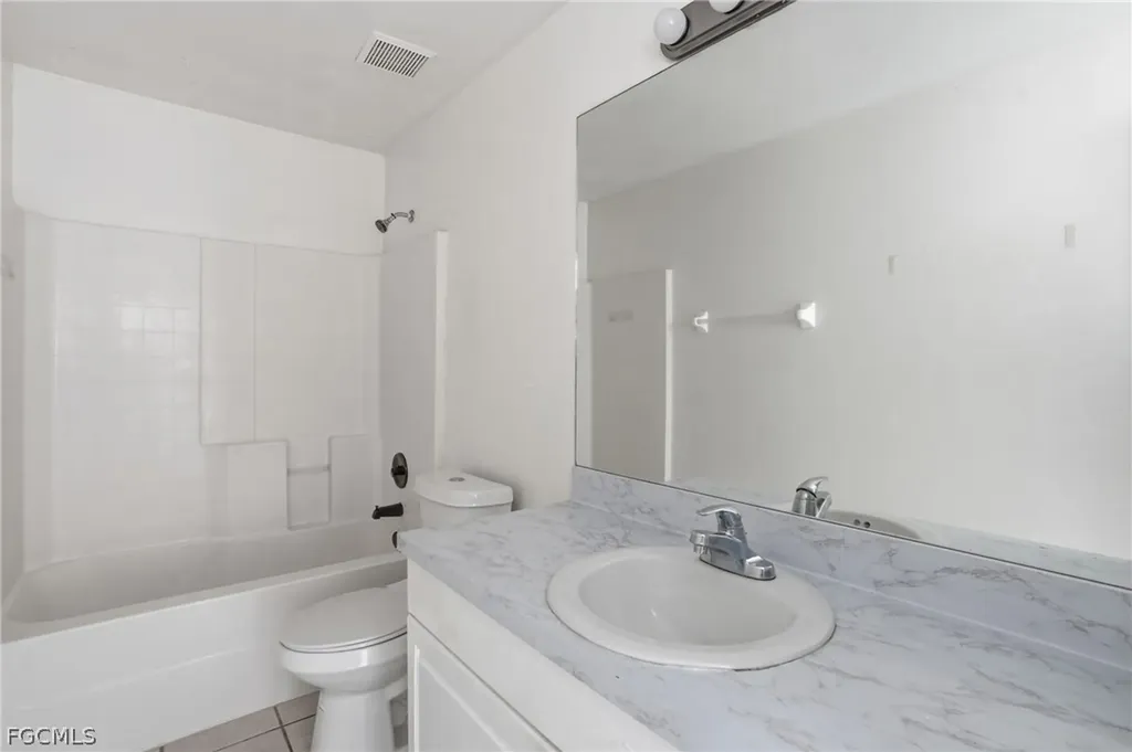 5234/5234 30th Street SW Lehigh Acres FL 33973