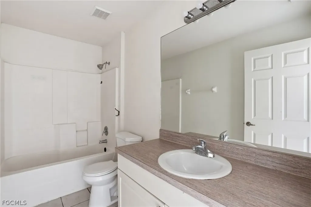 5234/5234 30th Street SW Lehigh Acres FL 33973