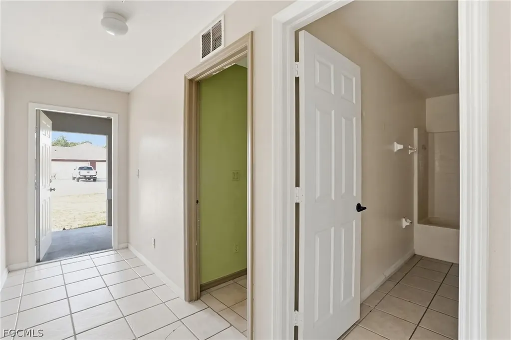 5234/5234 30th Street SW Lehigh Acres FL 33973