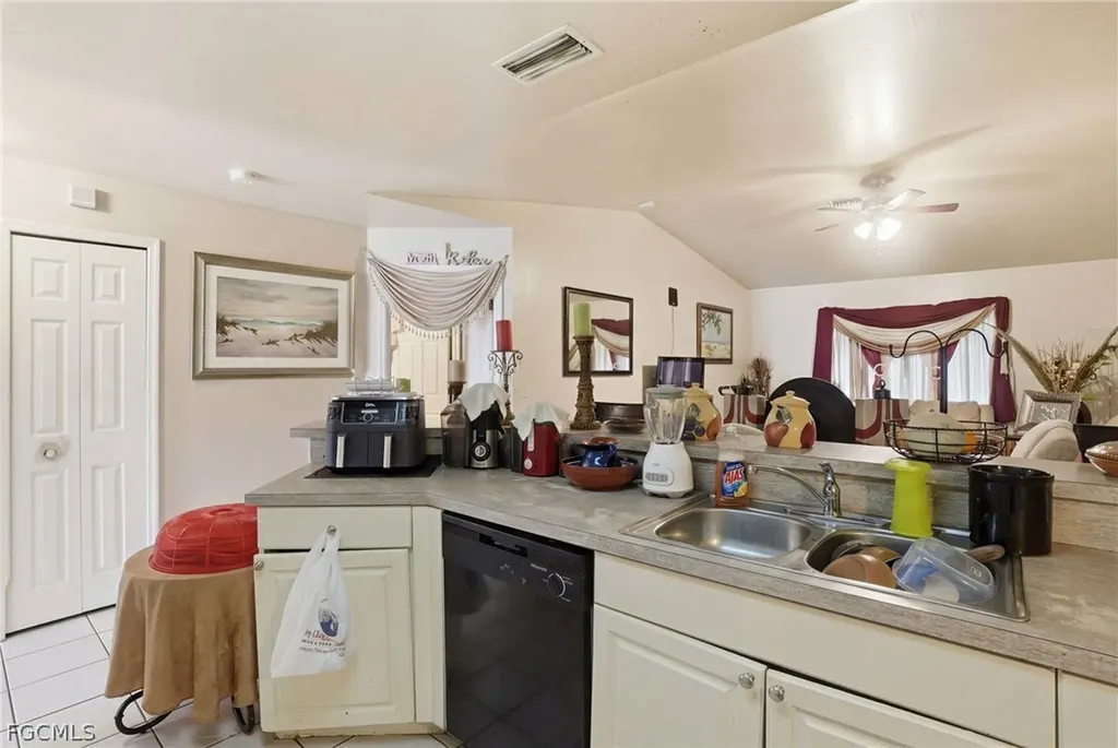 5234/5234 30th Street SW Lehigh Acres FL 33973