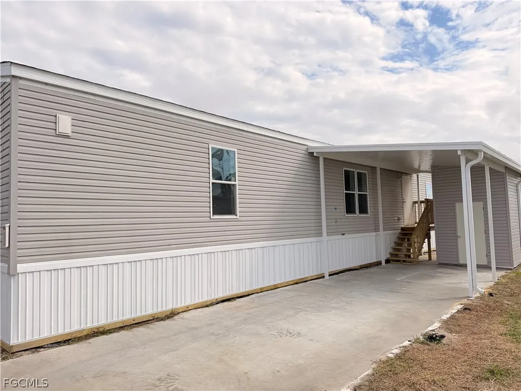 827 Peaceful Drive North Fort Myers FL 33917