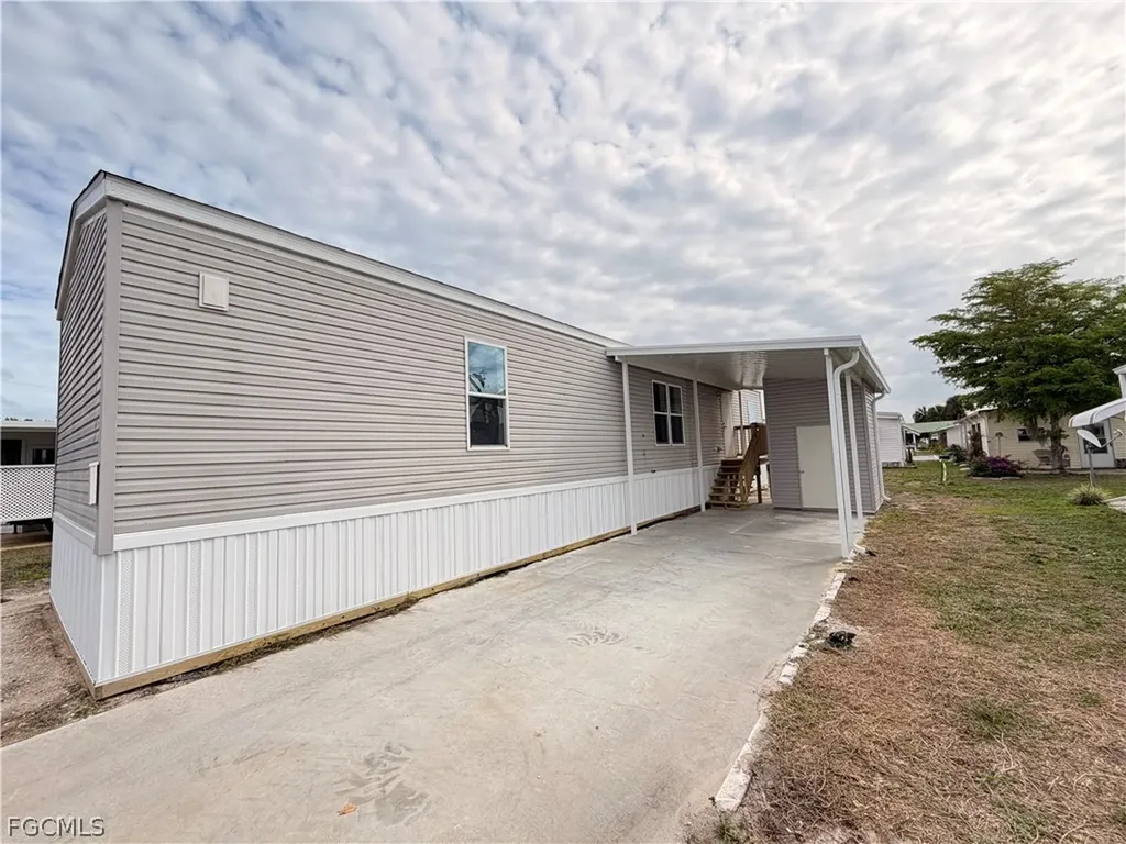 827 Peaceful Drive North Fort Myers FL 33917