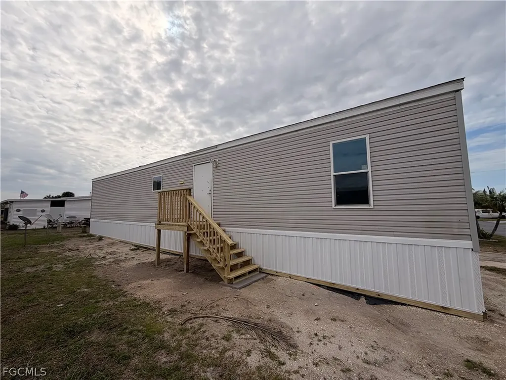 827 Peaceful Drive North Fort Myers FL 33917