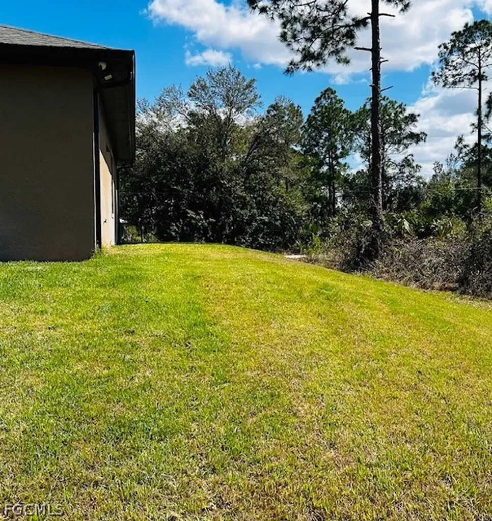 1105 James Avenue Lehigh Acres FL 33936
