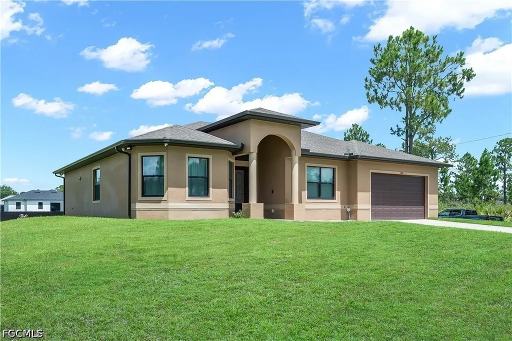 1105 James Avenue Lehigh Acres FL 33936