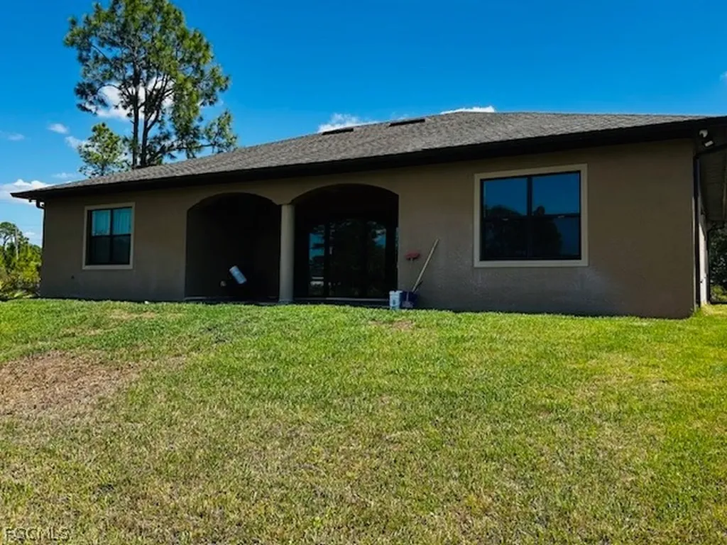 1105 James Avenue Lehigh Acres FL 33936
