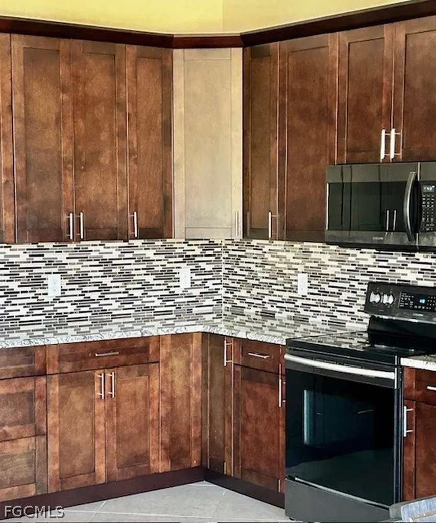 1105 James Avenue Lehigh Acres FL 33936