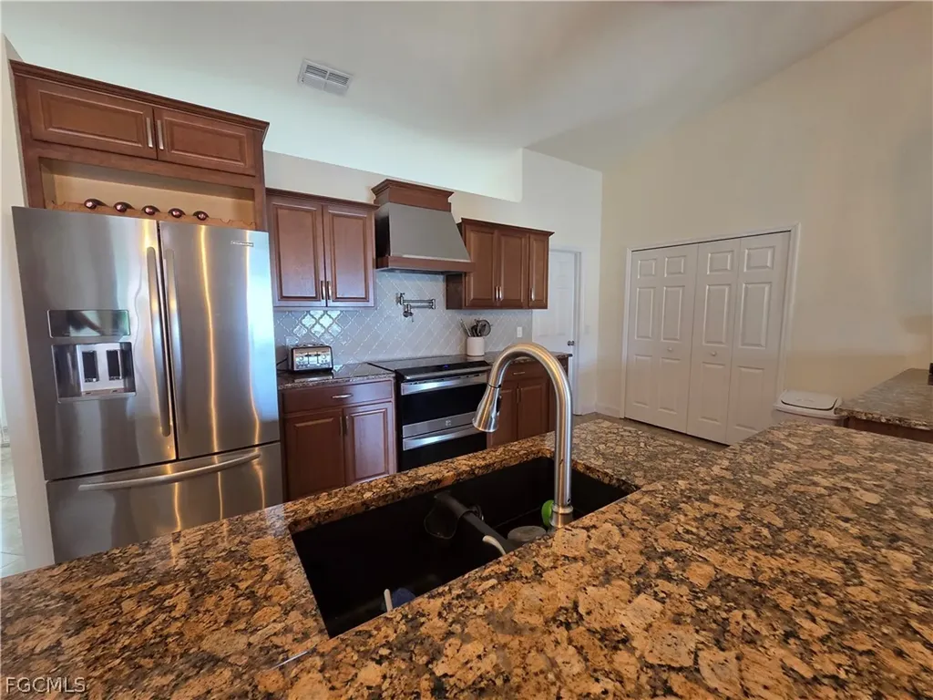 1050 NW 33rd Place Cape Coral FL 33993