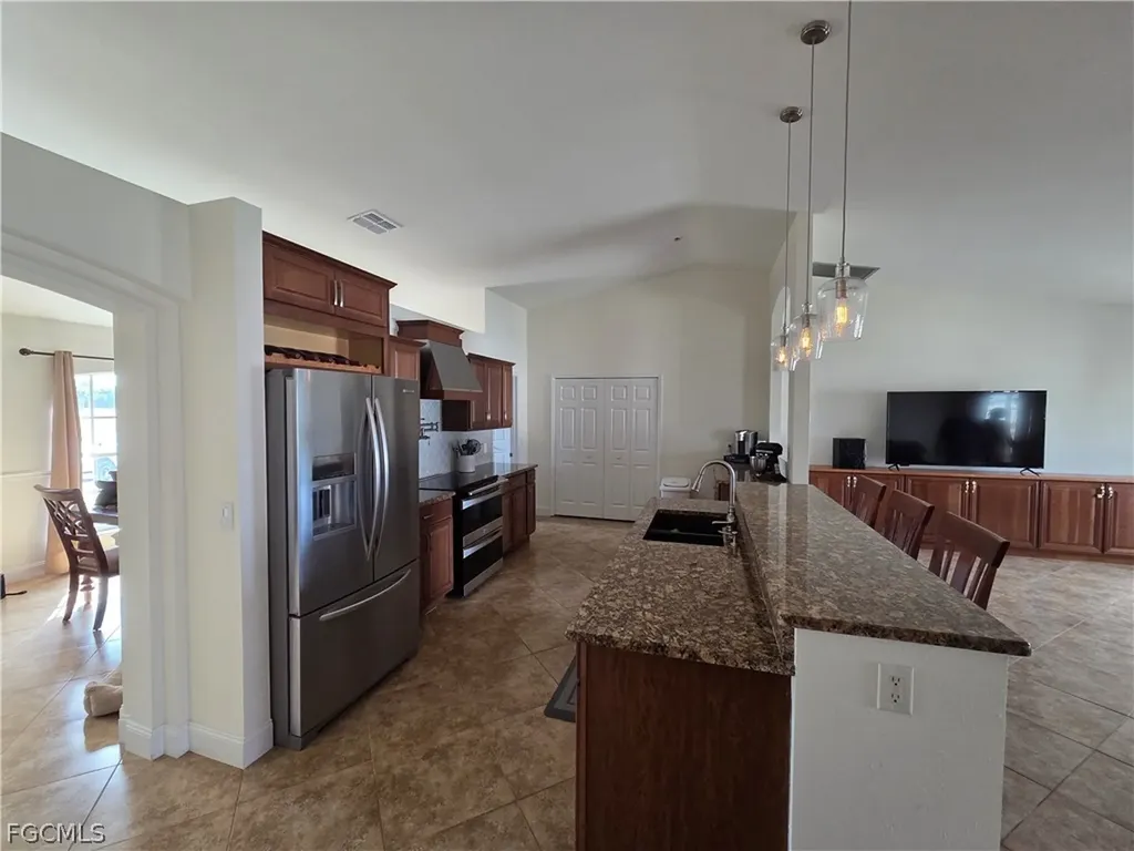 1050 NW 33rd Place Cape Coral FL 33993