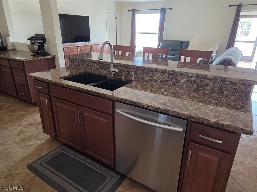1050 NW 33rd Place Cape Coral FL 33993