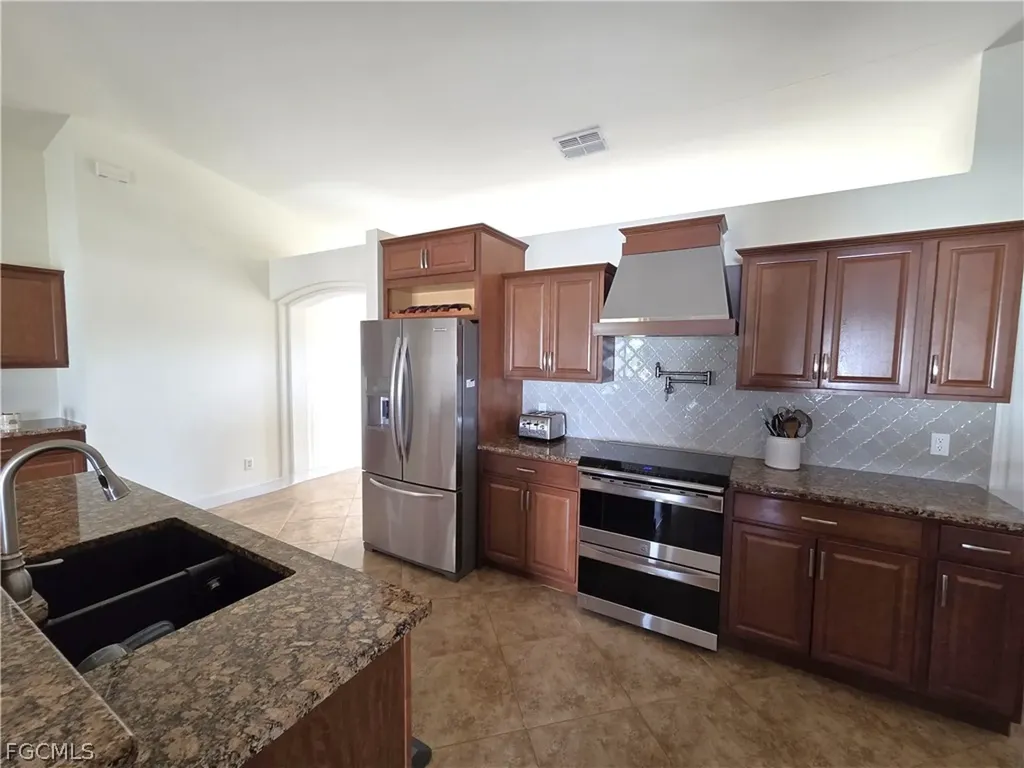 1050 NW 33rd Place Cape Coral FL 33993
