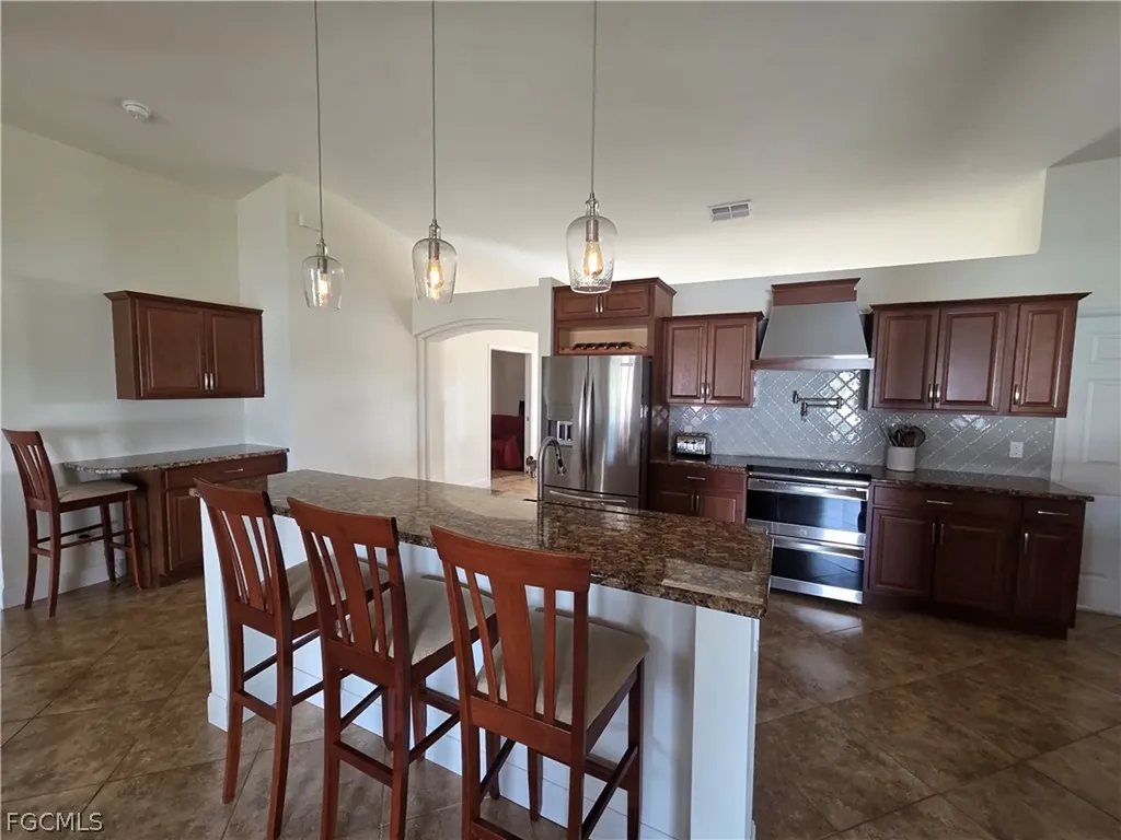 1050 NW 33rd Place Cape Coral FL 33993