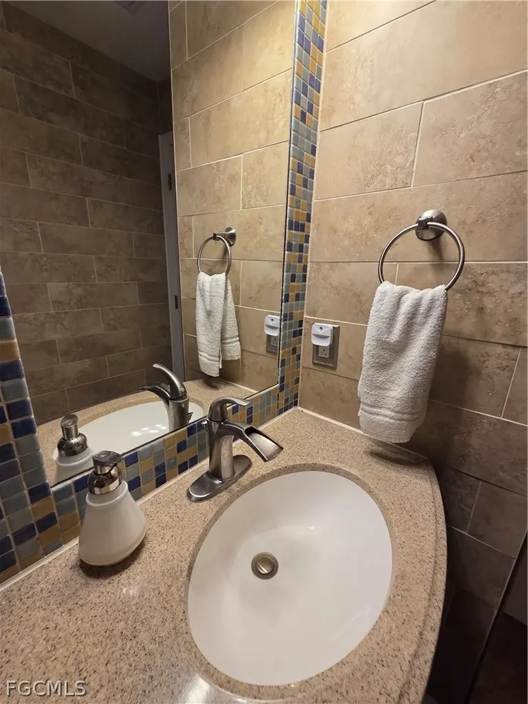 1050 NW 33rd Place Cape Coral FL 33993