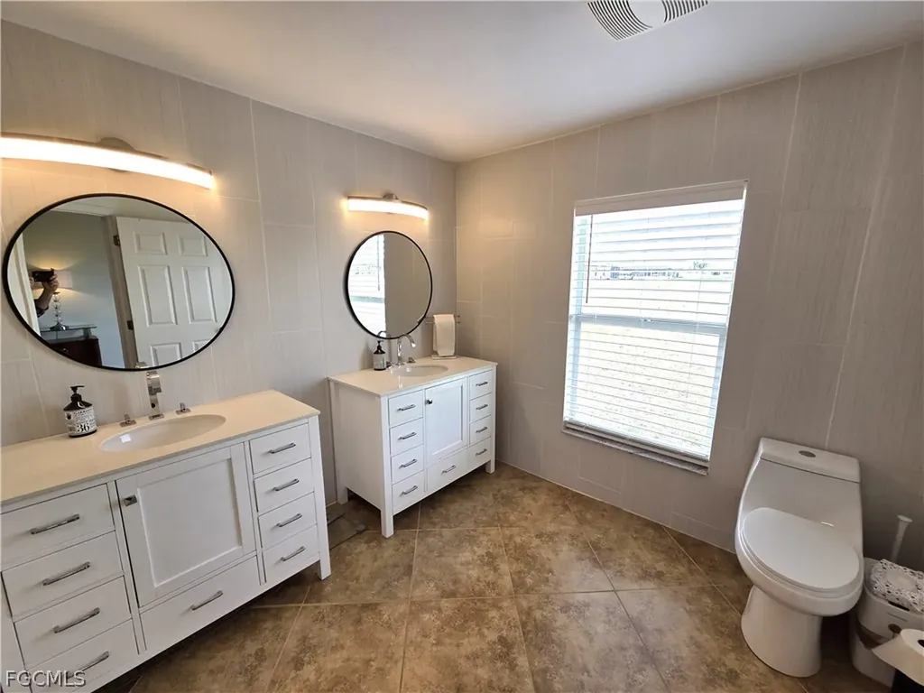 1050 NW 33rd Place Cape Coral FL 33993